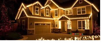 HOW TO HANG CHRISTMAS LIGHTS WITHOUT RUINING